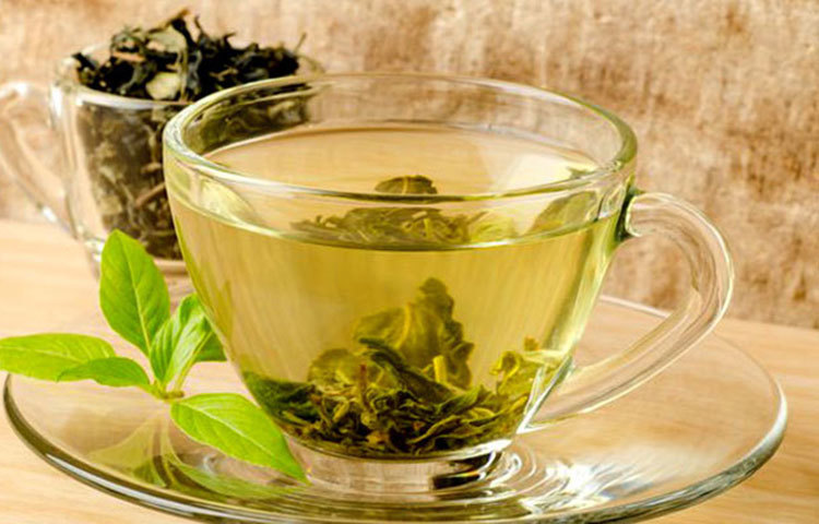 গ্রিন টি : গ্রিন টি-তে থাকে কেটেচিনস যা লিভারের উন্নতিতে সহায়ক। নন অ্যালকোহলিক ফ্যাটি লিভার প্রতিরোধ করে এই গ্রিন টি। নিয়মিতভাবে ৩ থেকে ৪ কাপ গ্রিন টি খান।