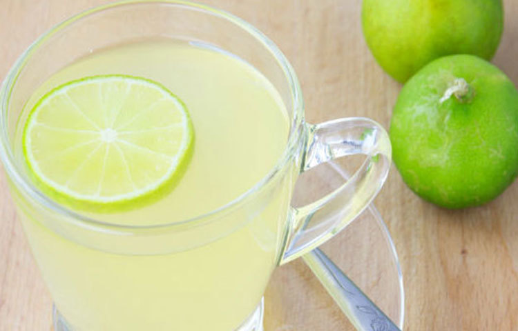 পাতিলেবু : পাতিলেবুতে ভিটামিন সি এবং অ্যান্টিঅক্সিডেন্ট থাকে যা লিভারের বিষক্রিয়াকে দুর করে। রোজ এক গ্লাস জলে লেবুর রস মিশিয়ে টানা কয়েক সপ্তাহ খেয়ে দেখুন লিভারের ফ্যাট কমতে বাধ্য।