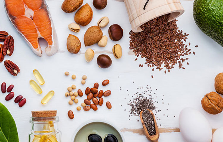 দেশের বৃদ্ধির জন্য প্রয়োজন ওমেগা ৬ ও ওমেগা ৩ ফ্যাটি অ্যাসিডের। সাধারণত মাছের তেলে এই অ্যাসিড পাওয়া যায়। কিন্তু যতটা দেহের জন্য প্রয়োজন তার থেকে বেশিই হয়তো খেয়ে ফেলি আমরা। এটি লক্ষ্য রাখতে হবে। এটি থাকে সানফ্লাওয়ার, সোয়া, বাদামে। এগুলো বাতের পক্ষে ক্ষতিকারক।