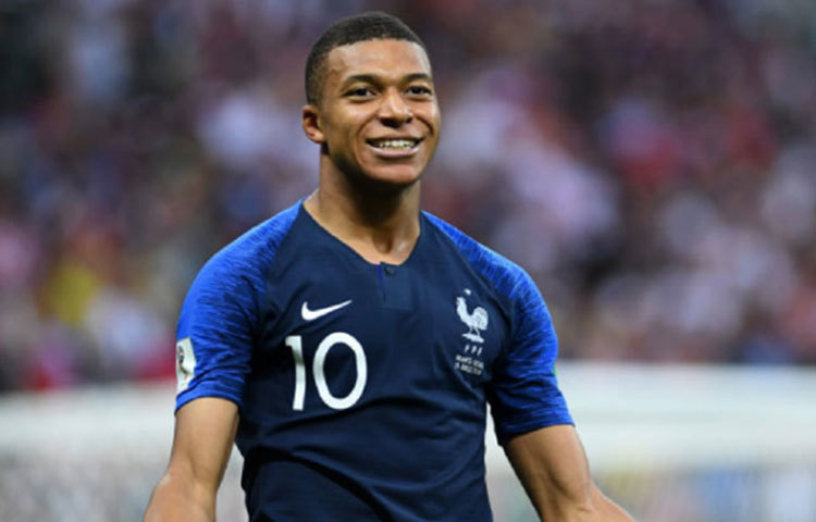 কাইলিয়ান এমবাপে (পিএসজি/ফ্রান্স)।