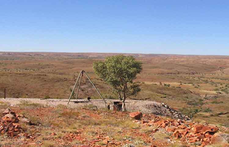সোনার সন্ধানে এখনও উত্তর অস্ট্রেলিয়ার ওয়ারেগোতে পাড়ি জমান বহু অস্ট্রেলিয়ান। খনিজ সম্পদ সমৃদ্ধ এই অঞ্চলে এখনও পাওয়া যায় সোনা।
