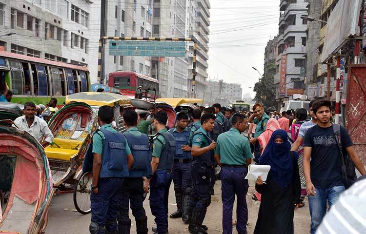 রাস্তা-ঘাটে থমথমে অবস্থা বিরাজ করছে। ছবি : বিপ্লব দিক্ষিৎ