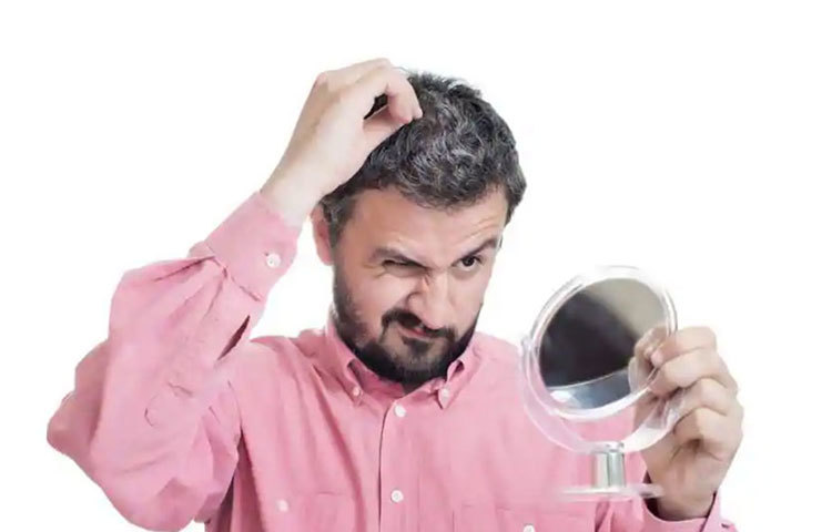 গাজরের রস করে নিন। তার সঙ্গে জল, চিনি ভালো করে মিশিয়ে নিন। এভাবে এই মিশ্রণ বানিয়ে নিয়মিত খান। দ্রুত উপকার পাবেন।