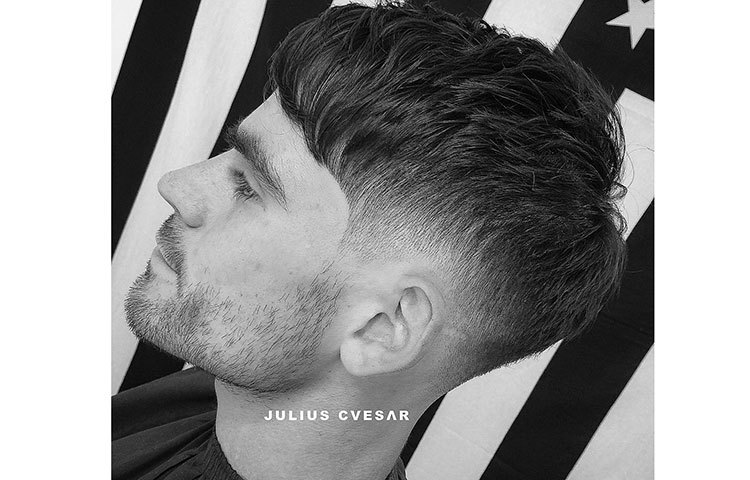 টেক্সারর্ড ক্রপ ফেড।