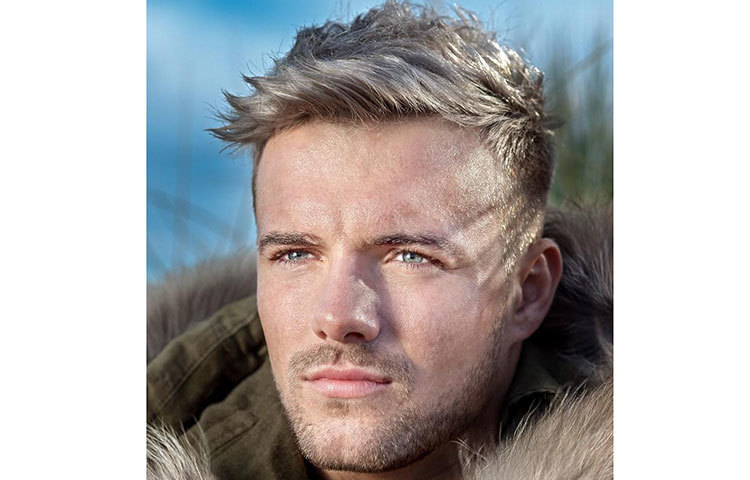 শর্ট কাট টেক্সারর্ড স্টাইল।