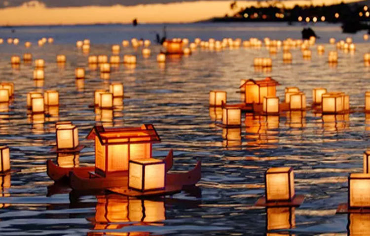 চীন : চীনা বছরের শেষে পালিত হয় ‘তেঙ্গ চেইহ’, যার অর্থ হল লণ্ঠন উৎসব। বিভিন্ন পশুপাখির আকারে তৈরি লাল, হলুদ, সবুজ কাগজ বা কাচ দিয়ে তৈরি করা হয় সেই লণ্ঠনগুলো। এই ‘তেঙ্গ চেইহ’ উৎসবের সময় জাপানের মতোই লণ্ঠন জ্বালিয়ে অশুভ শক্তি দূর করে চীনারা।