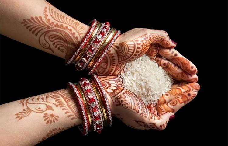 যে নারী বাড়ির সব রকম কাজ করতে সক্ষম, তাকেই বিয়ে করা উচিত। যদিও আজকের দিনে এই বক্তব্য তর্কসাপেক্ষ।