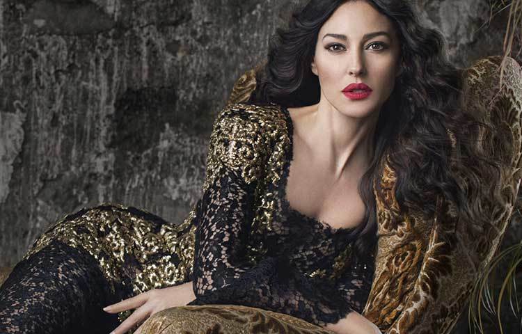 ইতালি বংশোদ্ভুত মনিকা বেলুচি হলিউডের লাস্যময়ীদের তালিকায় সব সময় আছেন। ‘মেলিনা’ ছবিতে তিনি সৌন্দর্য ও আবেদনে সবাইকে ছাড়িয়ে গেছেন।