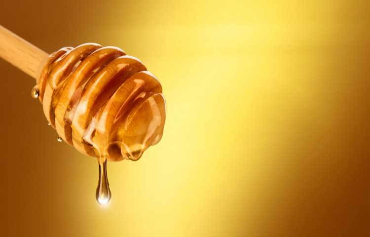 শীতের দিনে বা ঠান্ডায় খাঁটি মধু দানা বেঁধে যায়।