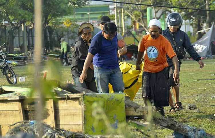 নিহতদের উদ্ধার তৎপরতা চালাচ্ছে।