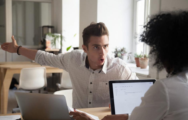 সব সময় কাজ নিয়ে অভিযোগ-অনুযোগ একেবারেই নয়।