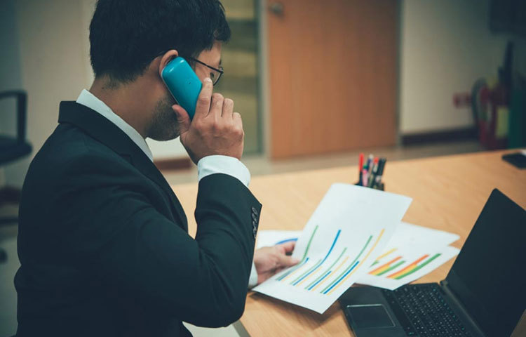 নিজের কাজটা ভাল লাগছে না বলে কোম্পানি না ছেড়ে, কাজের প্রোফাইল বদলের চেষ্টা করতে পারেন।