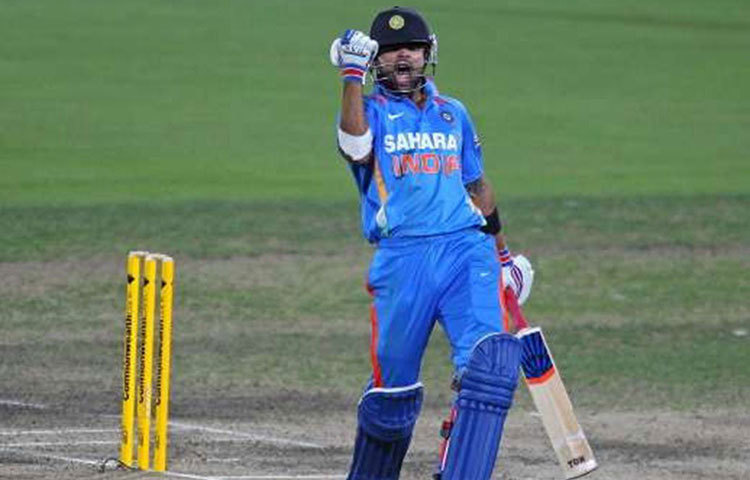 ২০১২ সালে কমনওয়েলথ ব্যাংক সিরিজে ১৩৬ রানের ঝোড়ো ইনিংস খেলেন বিরাট। শ্রীলঙ্কার বিরুদ্ধে ৪০ ওভারে ৩২১ রান তাড়া করে দুরন্ত জয় পায় ভারত। লাসিথ মালিঙ্গাদের বোলিং মোকাবেলে করেন কোহলি।