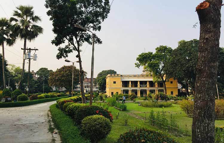 রবীন্দ্রনাথ ঠাকুরের স্মৃতি বিজড়িত স্থানগুলোর মধ্যে শাহজাদপুরের কাছারি বাড়ি অন্যতম। ছবি : রবিউল ইসলাম পলাশ