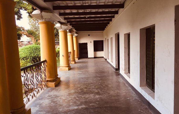 কাছারিবাড়ির বারান্দা। ছবি : রবিউল ইসলাম পলাশ