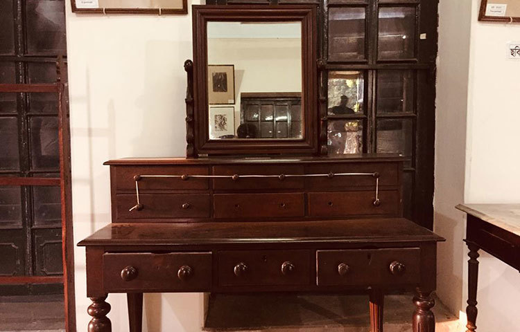 রবীন্দ্রনাথ ঠাকুরের ব্যবহৃত বাড়িটি বর্তমানে রবীন্দ্র জাদুঘর হিসেবে ব্যবহৃত হচ্ছে। ছবি : রবিউল ইসলাম পলাশ