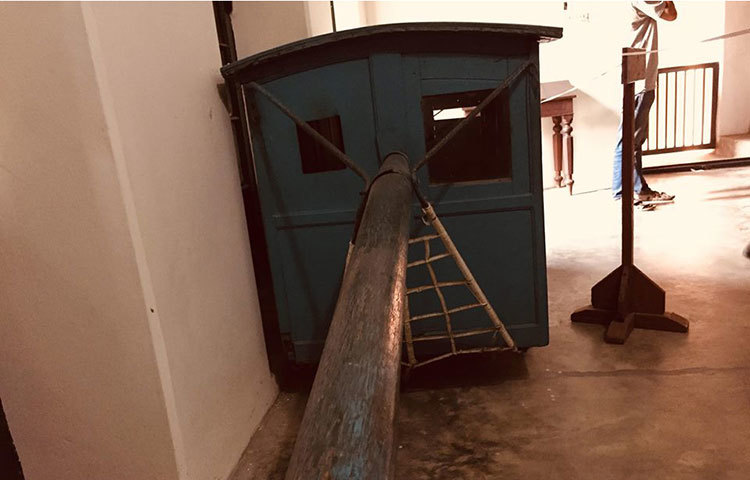 রবীন্দ্রনাথের ব্যবহৃত পালকি। ছবি : রবিউল ইসলাম পলাশ