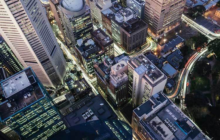 দ্বিতীয় অবস্থানে আছে অস্ট্রেলিয়া। ২০১৩ ও ২০১৪ সালে দেশটি প্রথম স্থানে ছিল। সমাজ নিয়ে গভীর ভাবনায় জড়িত অস্ট্রেলিয়ানরা। তাদের ৯৫ শতাংশ মনে করেন, সমাজে এমন কেউ না কেউ আছেন যার ওপর তারা নির্ভর করতে পারেন।