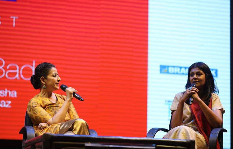 বলিউড অভিনেত্রী মনীষা কৈরালা রাজধানীর বাংলা একাডেমিতে ‘ঢাকা লিট ফেস্ট ২০১৮’ এর অনুষ্ঠানে এসেছেন। শুনিয়েছেন ক্যান্সারের বিরুদ্ধে লড়াই করার গল্প। ছবি : মাহবুব আলম