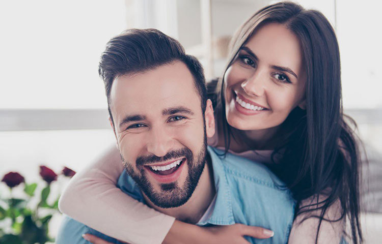 দু’জনকে নিয়ে ক্রমাগত চর্চা- মানুষের হাইপোথ্যালামাসকে প্রভাবিত করে। প্রথম প্রথম উড়িয়ে দিলেও অবিরাম চর্চা চলতে থাকলে, তা নিয়ে উত্তেজিত হলে শরীরে যে হরমোনঘটিত আবেগ তৈরি হয়, তার মধ্যেই লুকিয়ে থাকে ভালবাসার বীজ! বিজ্ঞানীদের মতে, চর্চা ও তাদের জুটি নিয়ে মানুষের নানা মন্তব্য প্রভাবিত করে মানুষকে।