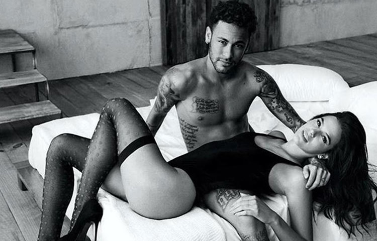 ভেঙে গেল ছয় বছরের ব্রুনা-নেইমারের প্রেমের সম্পর্ক। সমাপ্তি হয়ে দীর্ঘ সেই সম্পর্কের। এ কথা স্বীকার করলেন নেইমারের বান্ধবীও।