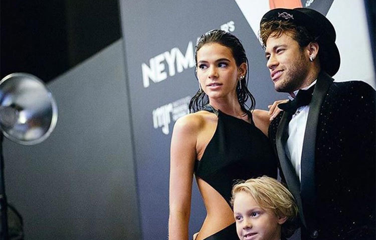 এবার ক্লাব পর্যায়ে নিজেকে প্রমাণ করতে উদগ্রীব নেইমার।