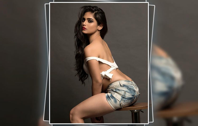 নয়ন জুড়োনো নয়নার রূপ।