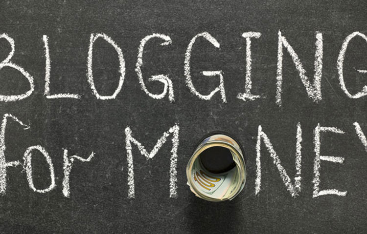 ব্লগিং ওয়েবসাইটের মতোই ব্লগ খুলে আয় করা সম্ভব। ওয়েবসাইটের থেকে ব্লগ তৈরির খরচ অপেক্ষাকৃত কম। বিনামূল্যেও ব্লগ খোলা যায়। ব্লগ খুলে বসে থাকলেই হবে না। নিয়মিত আপডেট করতে হবে। প্রায় বছরখানেক অপেক্ষা করলে মিলবে ফল।