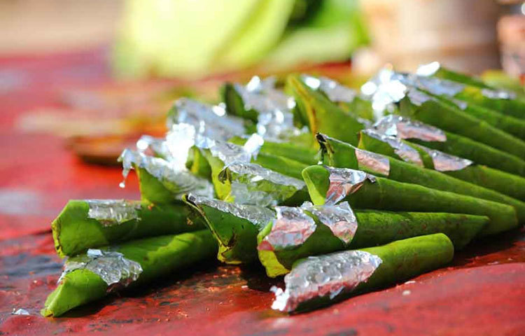 শরীরের পিএইচ ব্যালান্স ঠিক রাখতে সাহায্য করে পান পাতার রস। যা গ্যাস্ট্রিকের ব্যথা নিয়ন্ত্রণে থাকে।