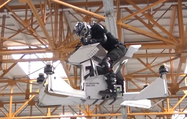 ‘জাইটেক্স টেকনোলজি সপ্তাহ’ শীর্ষক সম্মেলনে এই হোভারবাইক প্রকাশ্যে আসে। হোভারবাইক জরুরি পরিস্থিতিতে পুলিশ বাহিনী ব্যবহার করতে পারবে এবং রাস্তার গতিপ্রকৃতি বা অপরাধীদের অনুসরণ করতে প্রয়োজনে উড়েও যেতে পারবে।