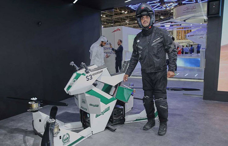 হোভারসার্ফের প্রধান নির্বাহী কর্মকর্তা আলেক্সান্ডার আতামানভ জানান, সংস্থা দুবাই পুলিশের সঙ্গে একটি চুক্তি স্বাক্ষর করেছে।