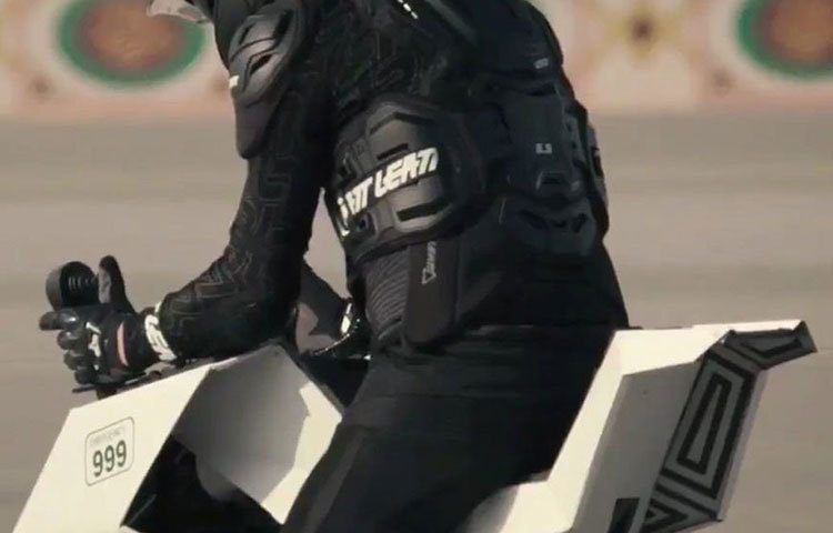 এর স্করপিয়ন মডেলের দাম এক কোটি টাকা। এ ছাড়াও অন্য একটি সংস্করণ কিনেছে দুবাই পুলিশ।