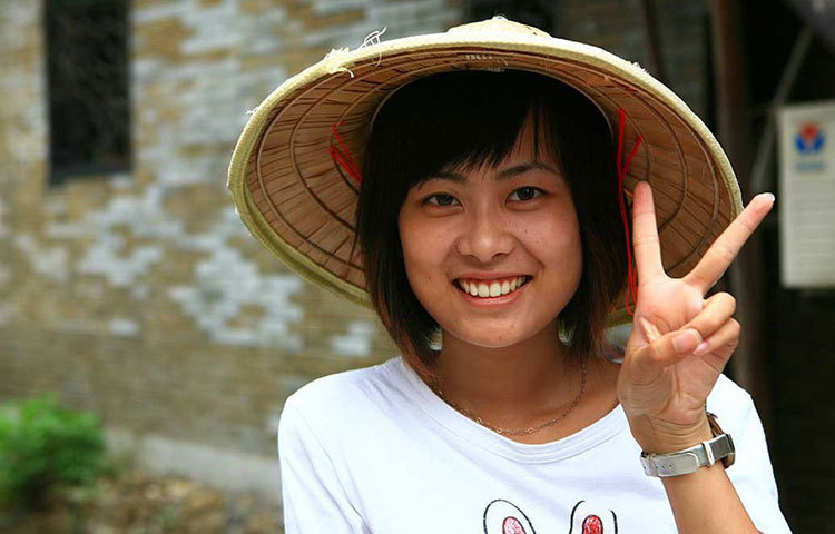 চীন : চীনে পরকীয়া অপরাধ নয়। কিন্তু বিবাহ বিচ্ছেদের অন্যতম কারণ হিসেবে বিবেচিত হয়। চীনে বিবাহ আইনের ৪৬ নম্বর ধারা অনুযায়ী, স্বামী বা স্ত্রীর মধ্যে ক্ষতিগ্রস্ত ব্যক্তি এ ক্ষেত্রে ক্ষতিপূরণের দাবি করতে পারেন।