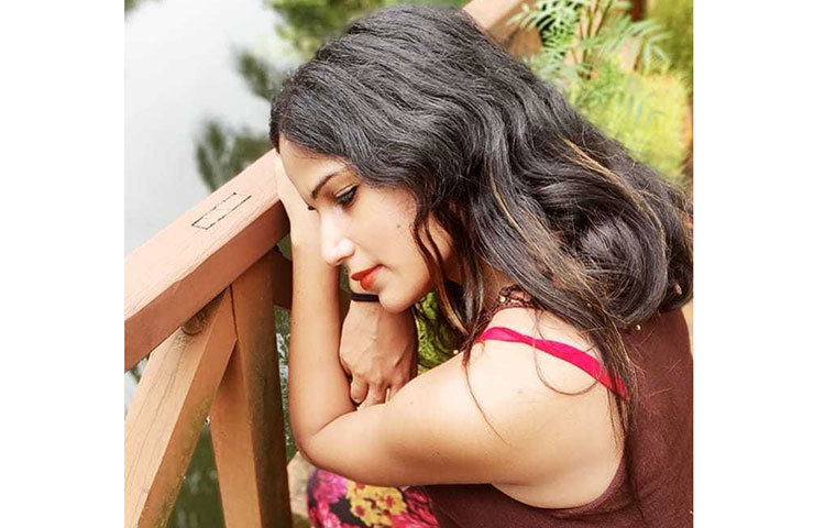 অক্ষয় কুমার ও হৃতিক রোশনের সঙ্গেও কাজ করতে চান প্রিয়া। অক্ষয় কুমার ও হৃতিক রোশনের সঙ্গেও কাজ করতে চান প্রিয়া।