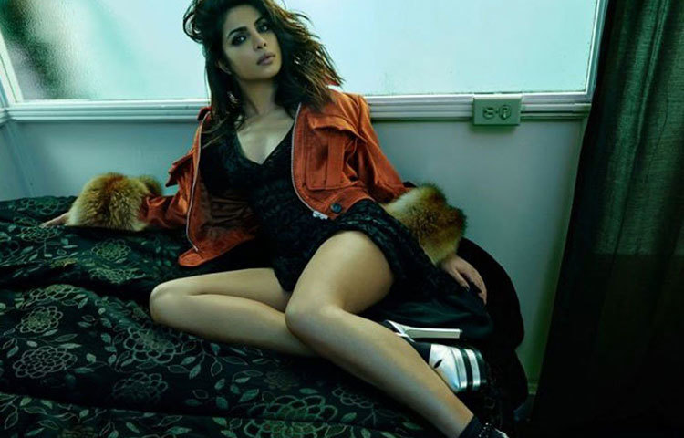 রয়েছে প্রায় ১৮ লাখ টাকা দামের এলজি ওএলইডি টিভি, জোনাথন অ্যাডলার সংস্থার কুশন ও পাপোশ, রিভেট মিরর, ভিটরুভি ডিফিউসার, কেলভিন ক্লেনের কম্বল, স্টোনি অ্যান্ড বিম চাঙ্কি কেবল নিটও। কম্বলটির দাম ৫০ হাজার টাকার কাছাকাছি।