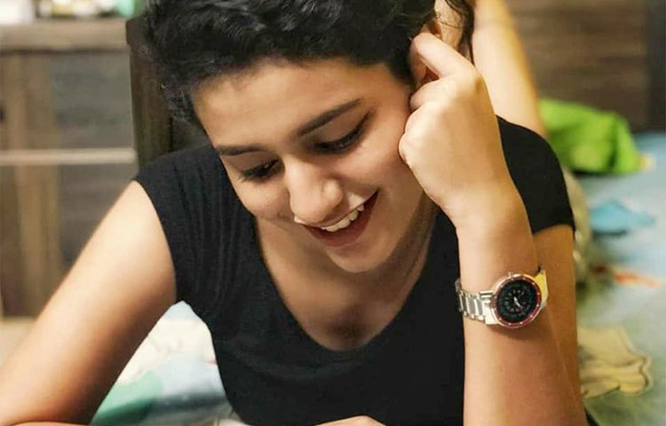 সামাজিক যোগাযোগ মাধ্যমেও বেশ সক্রিয় থাকেন প্রিয়া।