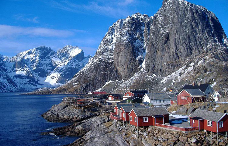 নরওয়ে আছে ষষ্ঠ অবস্থানে। এদেশের মানুষের মাথাপিছু জিডিপি ৬৭ হাজার ৬১৯ ডলার।