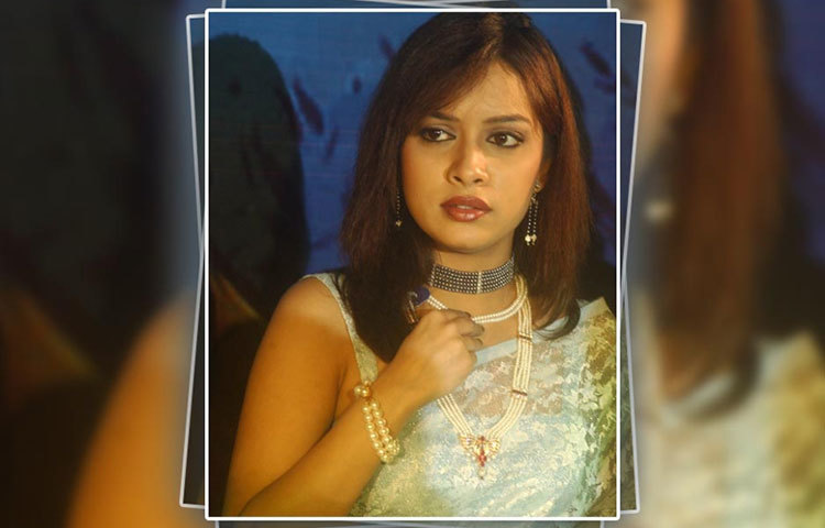 ২০১৩ সালে ‘ঝলক দিখলা’ যা নামের একটি ডান্স রিয়ালিটি শো-তে চাম্পিয়ন হয়েছিলেন তিনি।