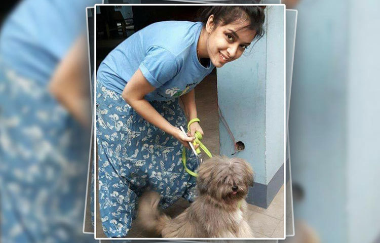 পোষ্যের সঙ্গে সময় কাটাচ্ছেন রিমঝিম।