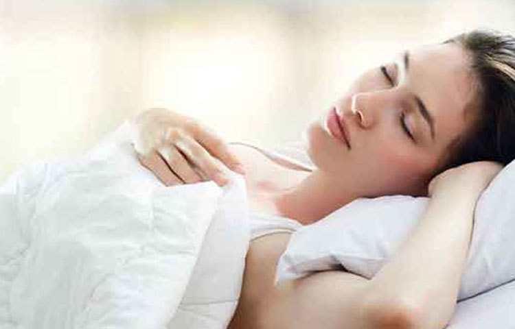 অন্তত ৭-৮ ঘণ্টা একটানা ঘুমান।