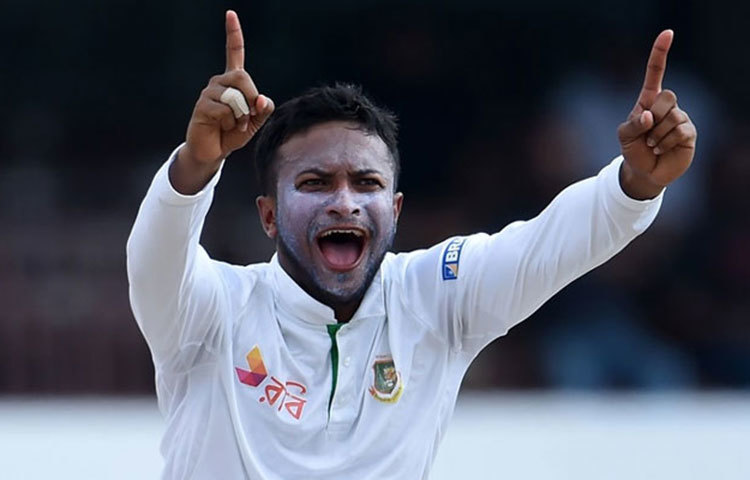 বাংলাদেশের প্রথম ক্রিকেটার হিসেবে টেস্টে ২০০ উইকেট নেওয়ার নজির গড়লেন সাকিব।