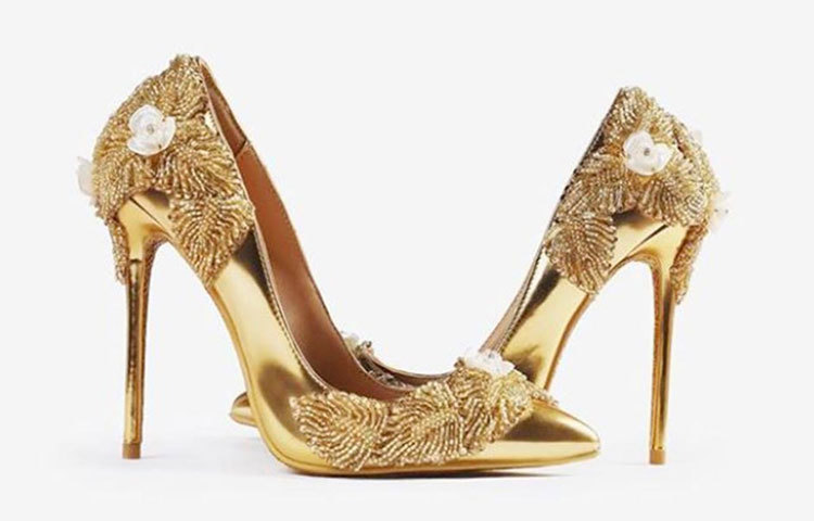 এর আগে সব থেকে দামি জুতোর বিক্রেতা ছিল ডেবি উইংগাম সংস্থা।