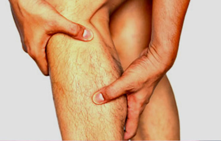 টানা বসে কাজ করার অভ্যেস থাকলে শরীরের মাংসপেশী দুর্বল হয়ে যায়। বছরের পর বছর এজিনিস চললে পেশীগুলো দৌড়ানো বা লাফানোর অনুপোযুক্ত হয়ে পড়ে।