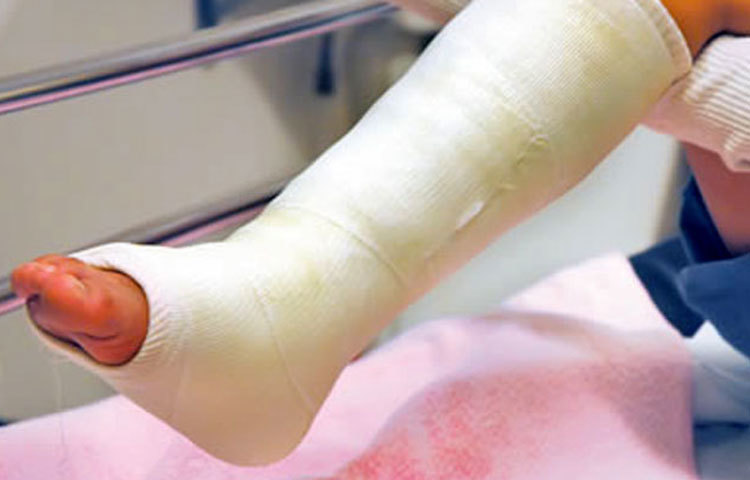 শারীরিক কাজকর্ম করলে দেহের হাড় অস্টিওপোরেসিসের হাত থেকে রক্ষা পায়। পাশাপাশি মাংসপেশীও শক্ত হয়। তা না হলে দুটো সম্ভাবনাই বেড়ে যায়।