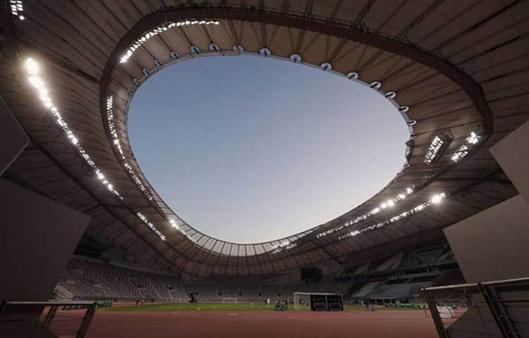 খলিফা স্টেডিয়ামের ভিতরের অংশ। জোরকদমে চলছে কাজ।