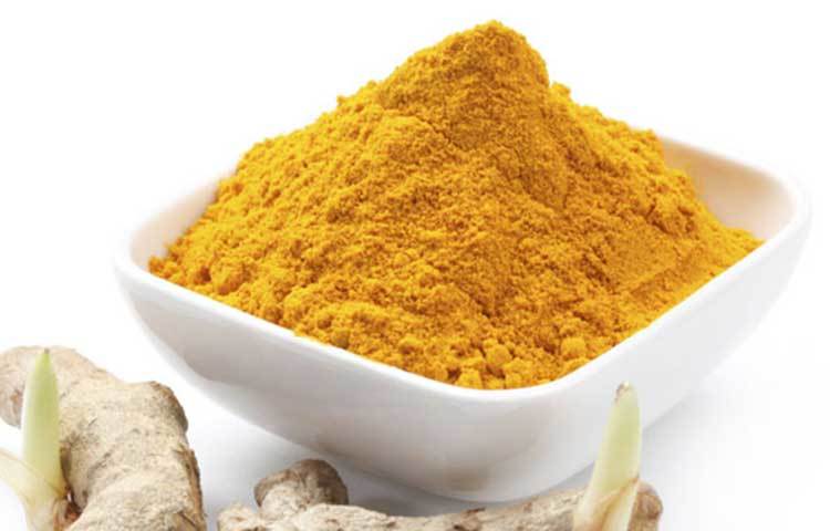 হলুদ : ব্যাক্টেরিয়া প্রতিরোধী ও ব্যথা কমাবার জন্য হলুদের ব্যবহার বেশ জনপ্রিয়। গবেষকরা বলছেন, বøাড সুগার নিয়ন্ত্রণেও হলুদ গুরুত্বপূর্ণ ভূমিকা নিয়ে থাকে। এমনই একটি গবেষণাপত্র প্রকাশিত হয়েছে এভিডেন্স বেসড কনেটমপোরারি অ্যান্ড অল্টারনেটিভ মেডিসিন-এ। দুধের সঙ্গে হলুদ মিশিয়ে খেলে ভালো ফল পাওয়া যেত পারে বলে জানানো হচ্ছে।