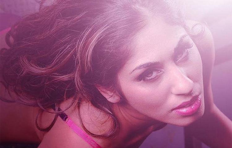 সায়িদার নিজস্ব ওয়বেসাইট রয়েছে। সেখানে তার সম্পর্কে সবিস্তারে বর্ণনা দেওয়া রয়েছে।