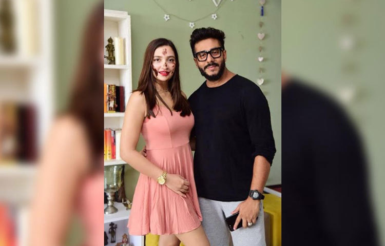 ওই দিন কলকাতা থাকছেন না দম্পতি।