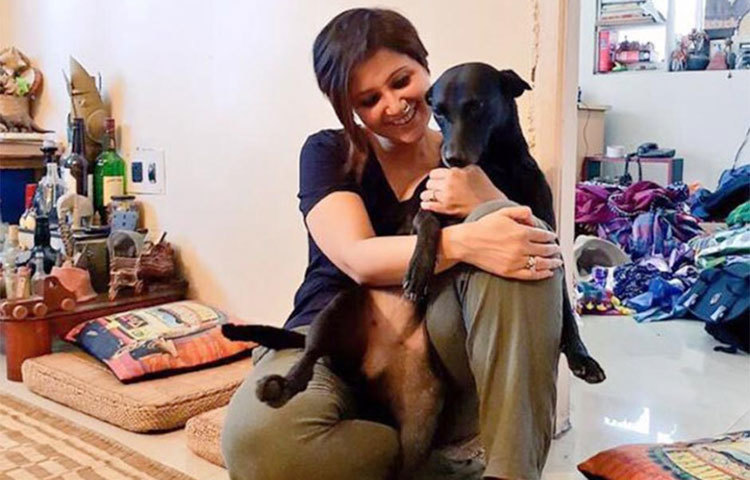 স্বস্তিকা মুখোপাধ্যায় অবসর পেলেই সময় কাটান ‘পিপি’-র সঙ্গে।