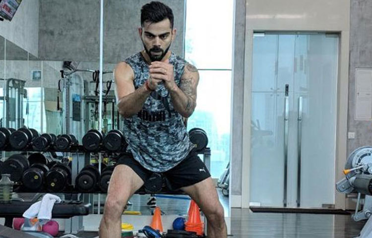 যেদিন থেকে বিরাট ফিট, সেদিন থেকেই ধারাবাহিকভাবে সফল। বিরাট এমনই দাবি করছেন। অর্থাৎ ফিটনেসের জন্যই আজ তিনি যেখানে পৌঁছতে চেয়েছিলেন, সেখানে পৌঁছতে পেরেছেন বলে মনে করেন।